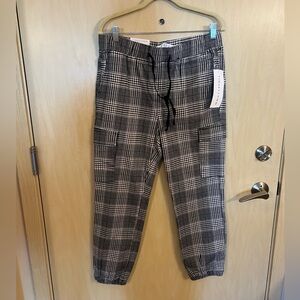 Tinseltown Skinny Jogger in Black and White